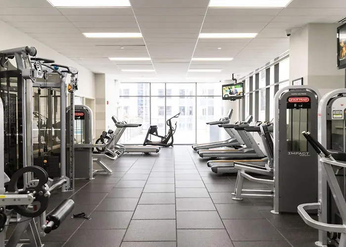Loop W Pool Gym Lounge Nr Riverwalk Chi-648 Chicago