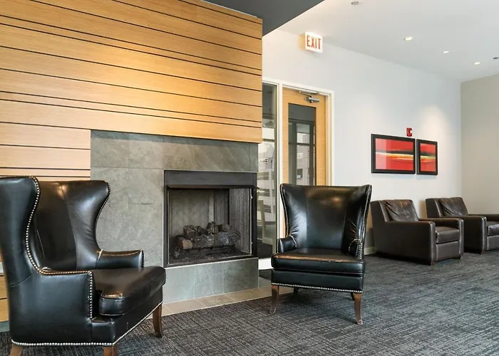 Loop W Pool Gym Lounge Nr Riverwalk Chi-648 * Chicago