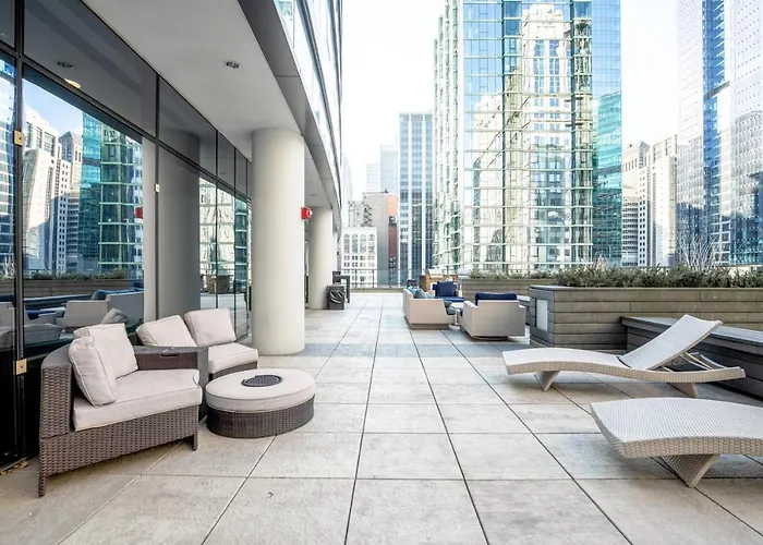 Loop W Pool Gym Lounge Nr Riverwalk Chi-648 Chicago